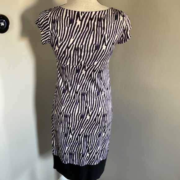 DIANE von Furstenberg 100% silk dress like new - Picture 9 of 11